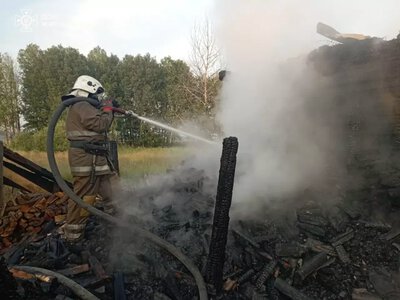У Звягельському районі рятувальники ліквідували пожежу в приватному домоволодінні