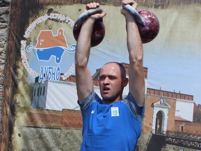 У Дубенському замку стартував проєкт «Зустріч з чемпіонами»: першим гостем став гирьовик світового рівня Андрій Грицак