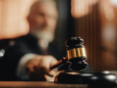На Прикарпатті мати вигадала домашнє насильство, аби завадити синові мобілізуватися. Суд закрив справу