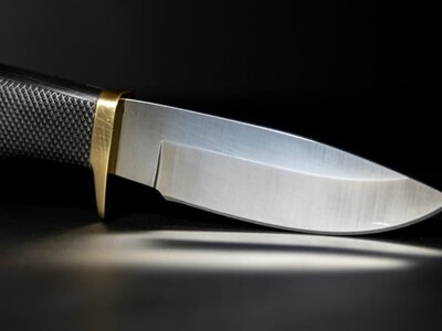Звірині порядки на російських АЗС: чоловік порізав колеса авто через суперечку в черзі (відео) (Відео)