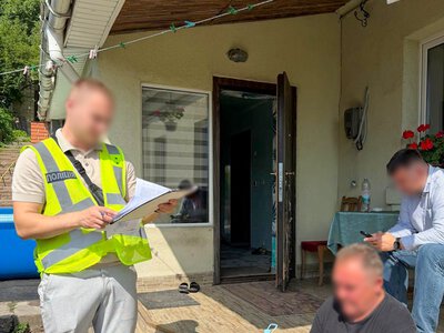 У Києві Нацполіція перекрила схему заробітку на охочих не служити в армії