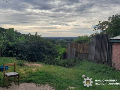 Ледь не вбив вагітну жінку: на Полтавщині затримали чоловіка