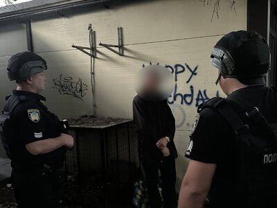 У Житомирі вночі затримали крадія, який намагався проникнути до магазину
