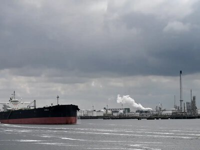 Рух суден в Ормузькій протоці відновлюється: оператори фіксують стабілізацію після інцидентів — CNN