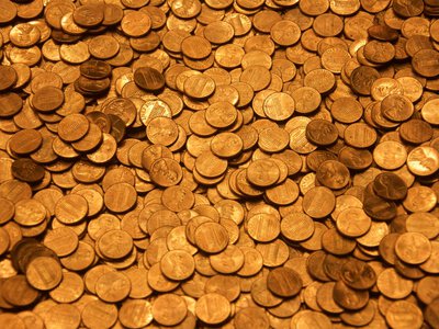 Подружжя викопало 1411 золотих монет: іржава банка приховувала скарб на $10 мільйонів