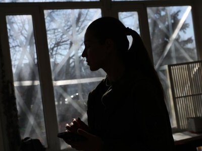 Тріщини у небі: Куди зникає віра під час обстрілів і як знайти нові опори, коли старі догми згоріли