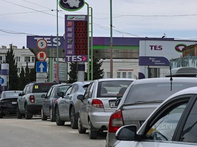 Окупаційна влада Криму заявила про продовження паливної кризи ще на місяць