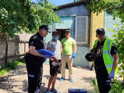 На Київщині чоловік жорстоко вбив сусіда ножем: поліція затримала підозрюваного