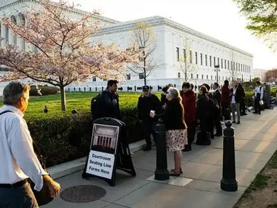 Верховний суд США розгляне указ Трампа про обмеження громадянства за народженням