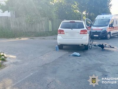 Раптовий маневр завершився ДТП: у Білій Церкві автомобіль збив 66-річну велосипедистку.