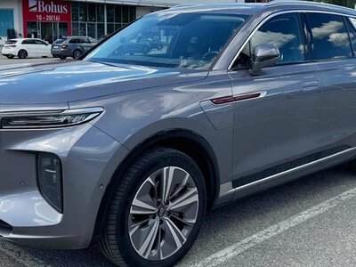Постійний гість на СТО: китайський Rolls-Royce шокував власника своєю ненадійністю (ФОТО)
