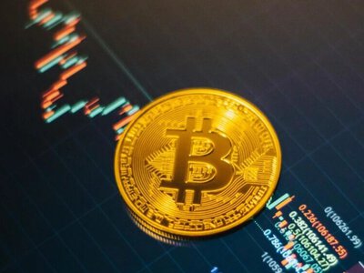 Біткойн впав нижче $60 тис. і втратив понад половину вартості від історичного максимуму