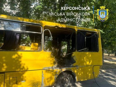 Окупанти знову вдарили по маршрутці в Херсоні – є загиблі та поранені