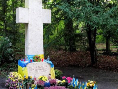 Відео з могили Степана Бандери у Мюнхені приголомшило українців
