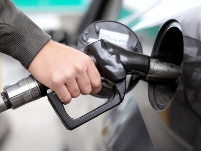 Відсьогодні Україна переходить на бензин Е10: як це вплине на автомобілі та вартість пального 