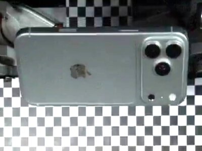 iPhone 18 Pro показали задовго до презентації: у мережу потрапили відео з тестами на падіння