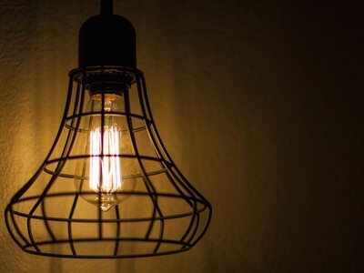Світло залишили по 4,32 грн: що буде з тарифами вже цього літа