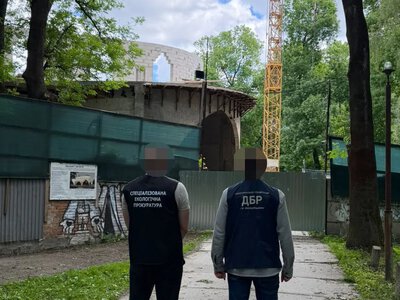 Незаконне будівництво у парку в Хмельницькому: ДБР арештувало об’єкт, придбаний сином колишньої очільниці МСЕК (ВІДЕО)