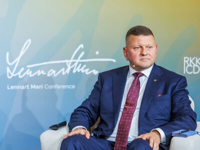 УП: Залужного викликали до Києва для розмови про можливу участь у виборах