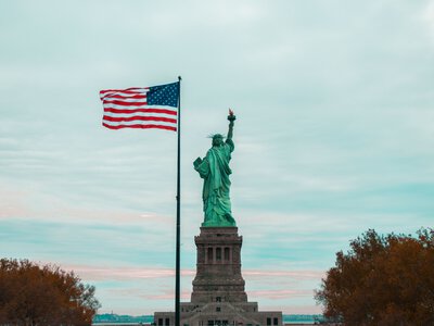Суд США відхилив спробу Трампа обмежити громадянство за народженням