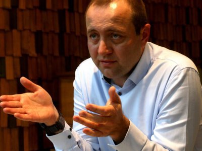Відомому депутату подарували дві ділянки біля Львова