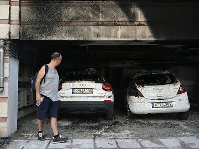 У Греції підпалили авто біля будинків членів керівної партії