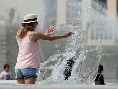 Мало зелених зон та щільна забудова: в яких районах Києва найспекотніше