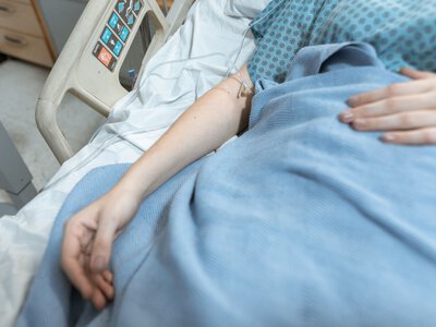 Жінка провела 18 днів у медикаментозній комі: що вона згадує після пробудження