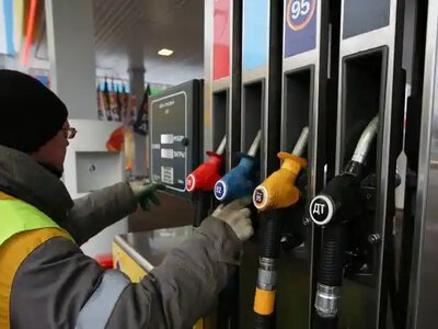 Дефіцит пального дістався до союзника РФ, країна терміново шукає постачальників