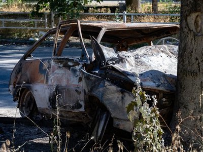  Який вигляд має згоріла після російського удару автівка у Херсоні. ФОТО 