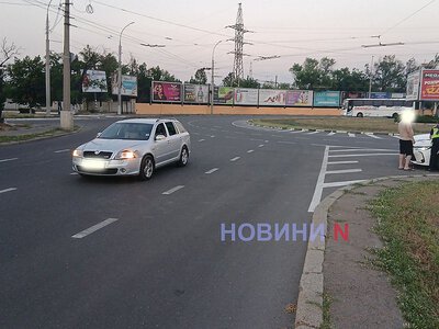 У Миколаєві зіткнулися два автомобілі: один із водіїв втік