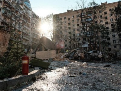 У столиці перекрита низка вулиць та змінено рух транспорту після російської атаки