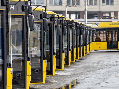 Масована атака на Київ змінила рух транспорту: які тролейбуси й трамваї затримуються