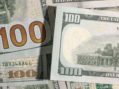 Курс валют 2 липня: НБУ знизив курс долара та євро