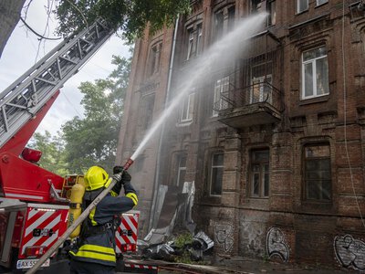 У червні російські війська 142 рази атакували Харків: серед загиблих — рятувальники та студентка