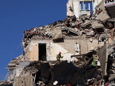 Атака на Київ: кількість загиблих та поранених зростає, рятувальники продовжують розбирати завали
