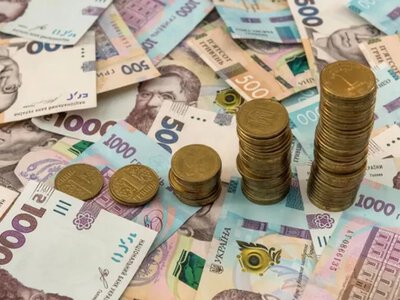 Понад 190 тисяч гривень на місяць: названо депутатів із найбільшими пенсіями в Україні 