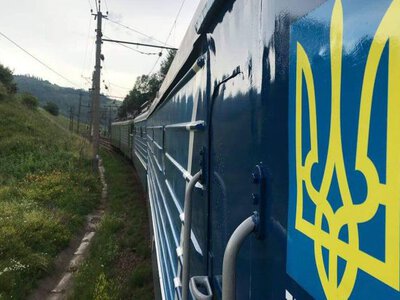 Поїзди УЗ масово запізнюються «на години» (список)