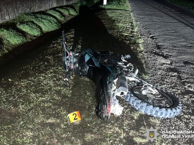 На Буковині поліцейські розслідують ДТП, в якій травмувався мотоцикліст