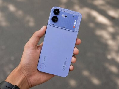 Nothing офіційно показала Phone (4b) в розкішному лімітованому кольорі