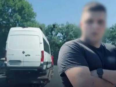 У Рівному патрульні зупинили маршрутку без техогляду та з непристебнутими пасажирами