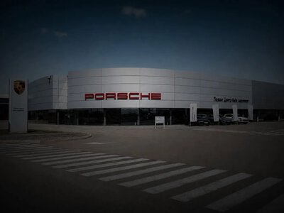 Ракетний удар зупинив роботу найбільшого Porsche-центру України