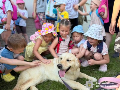 До кінологічного центру поліції Прикарпаття завітали дошкільнята
