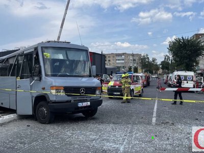 Поїзд зіткнувся з маршруткою на Рівненщині: четверо загиблих і 13 травмованих