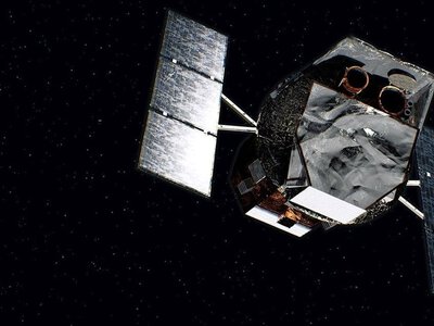 Телескоп падає на Землю: NASA терміново рятує космічну обсерваторію