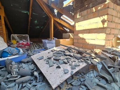 Росіяни атакували дроном будинок в Центральному районі Херсона, постраждала жінка