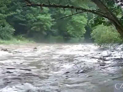 Раптова повінь у Чехії: річка Бечва вийшла з берегів. ФОТО