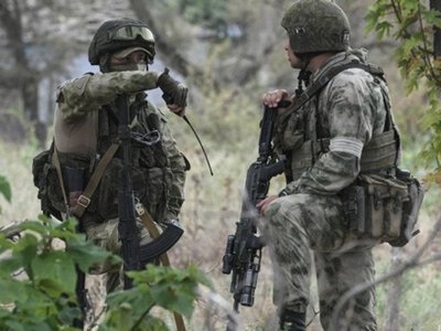 Росіяни вже економлять пальне на фронті: окупанти дедалі частіше йдуть у бій пішки