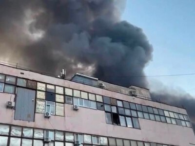 У Києві росіяни нічним обстрілом пошкодили друкарню, що виготовляла підручники до нового навчального року