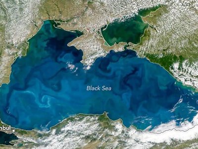 Супутник NASA зафіксував у Чорному морі гігантські бірюзові вири